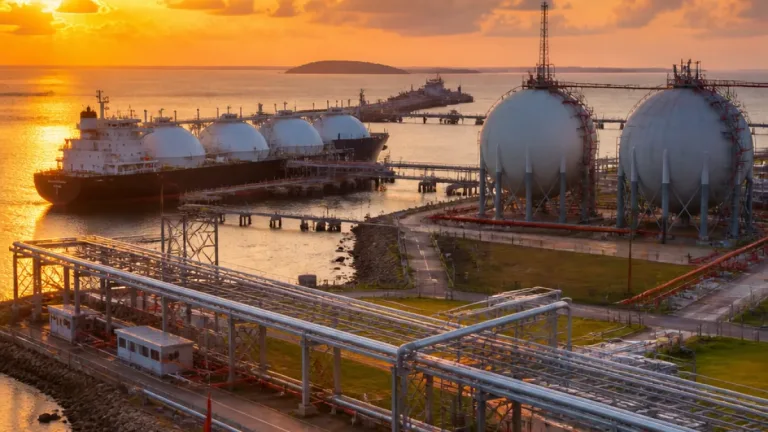 Venezuela dice que avanza en negociaciones para exportar GLP a Colombia y al Caribe