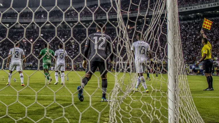 Gol anulado a Jhon Lucumí deja a Juventus con empate 2-2 frente a Rennes